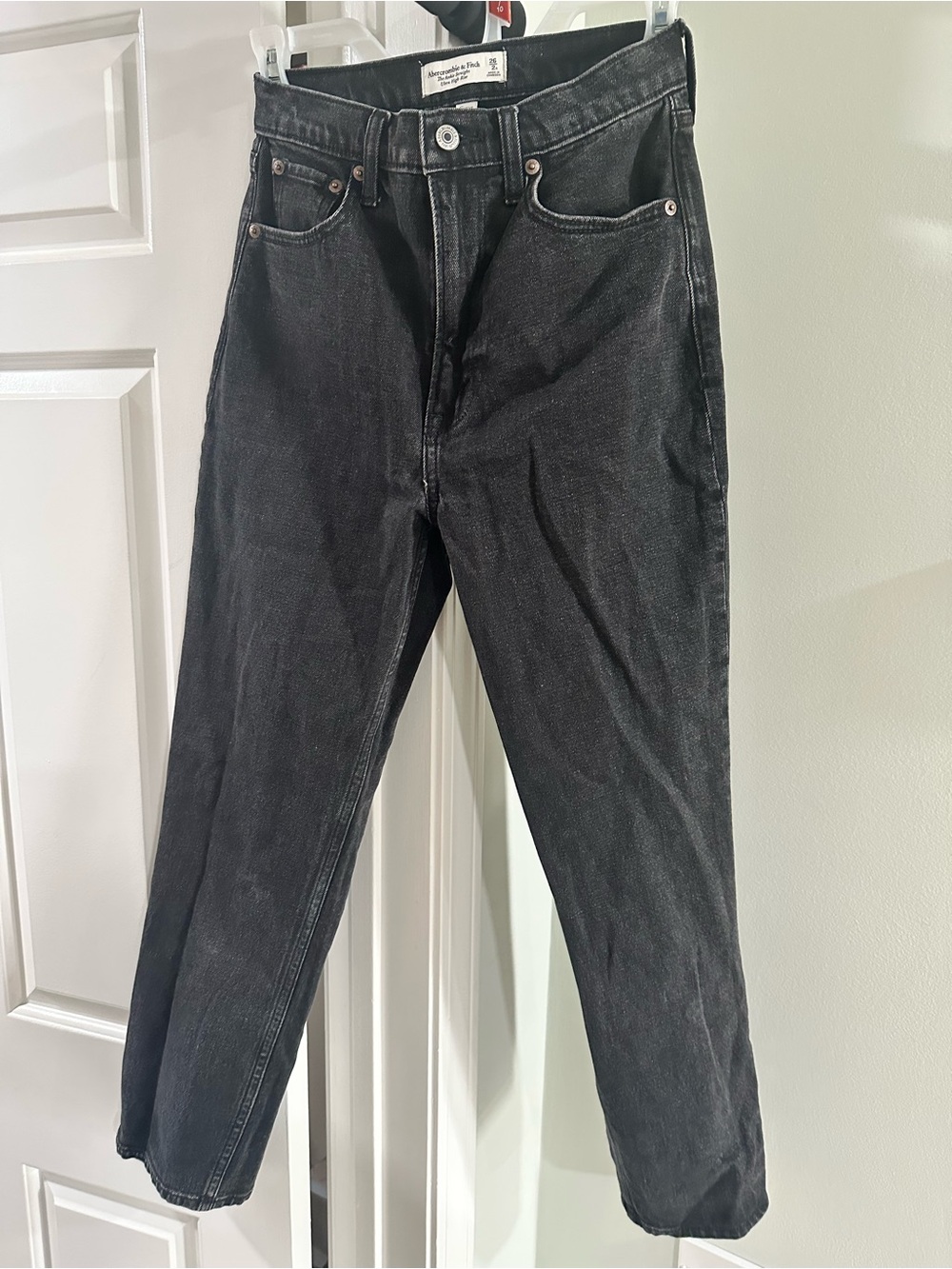 Abercrombie & Fitch Women’s Curve Love Black Cropped High-Rise Jeans